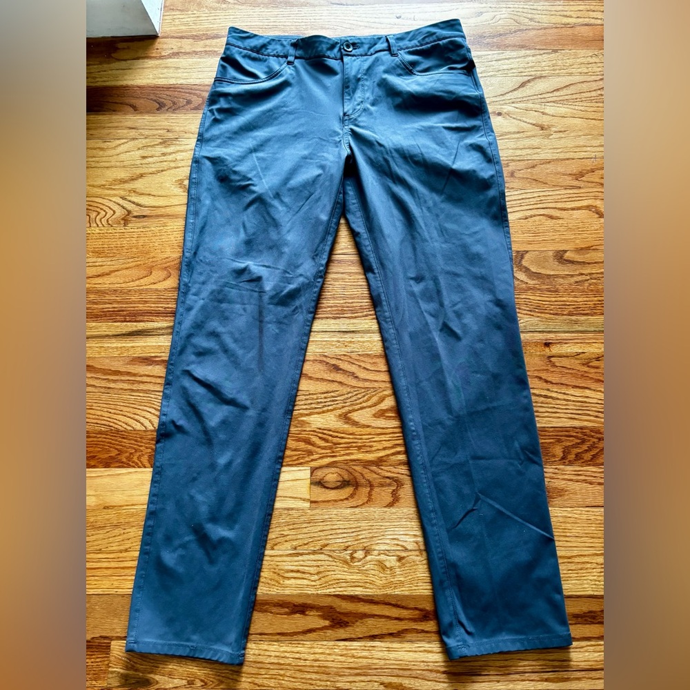 Vuori Men's Dark Gray Chinos - EUC